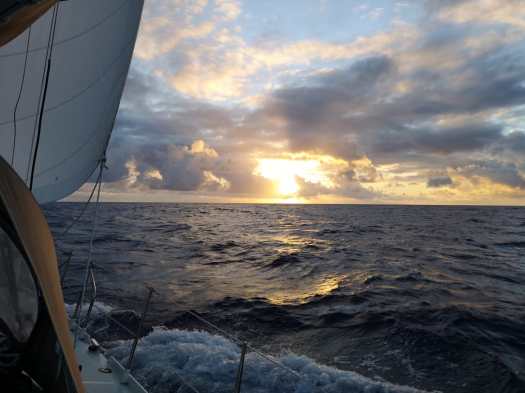 coucher de soleil equateur.jpeg