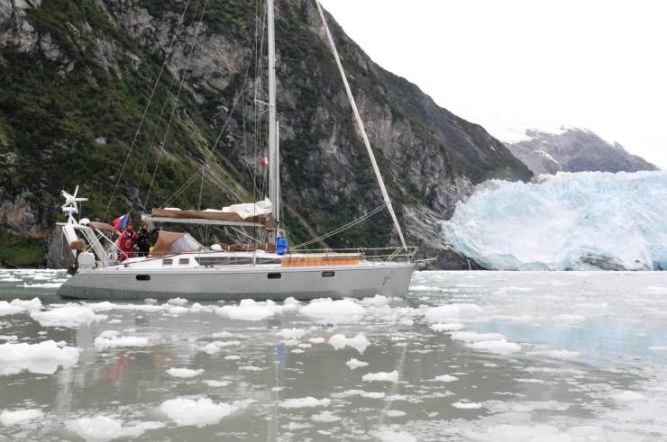 le bateau dans les glaçons